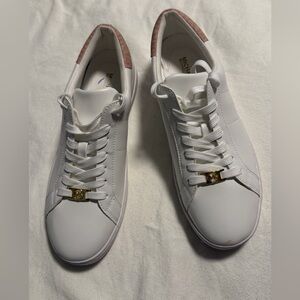 NWT Michael Kors White Sneakers with Blush Heel Tab and Gold Logo  SIZE 8.5M